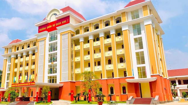 Trường quân sự Quân khu 7 nói gì về thông tin sinh viên HUFLIT học quân sự lan trên mạng? - Ảnh 1. Trường quân sự Quân khu 7 nói gì về thông tin sinh viên HUFLIT học quân sự lan trên mạng? - Ảnh 1.