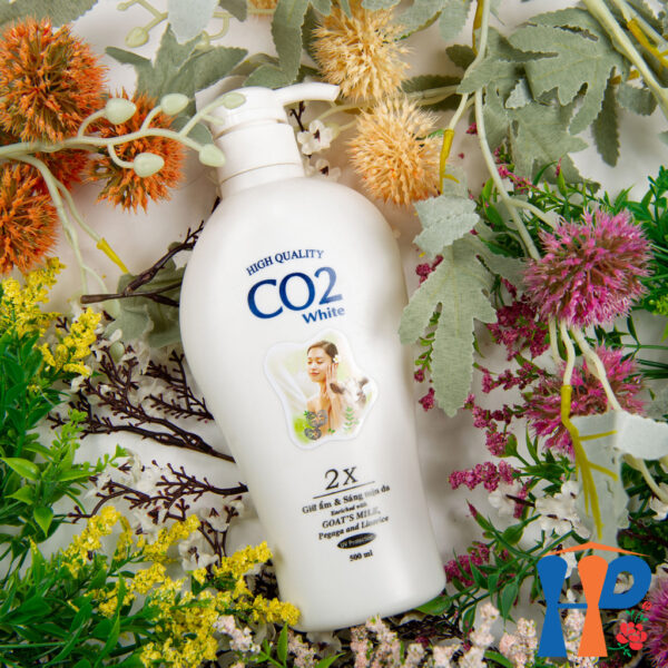 Sữa Tắm CO2 Hight Quality White 2X Enrich Goat Milk Shower Gel (Tinh chất sữa Dê, giữ ẩm, sáng da, lưu hương 2h)