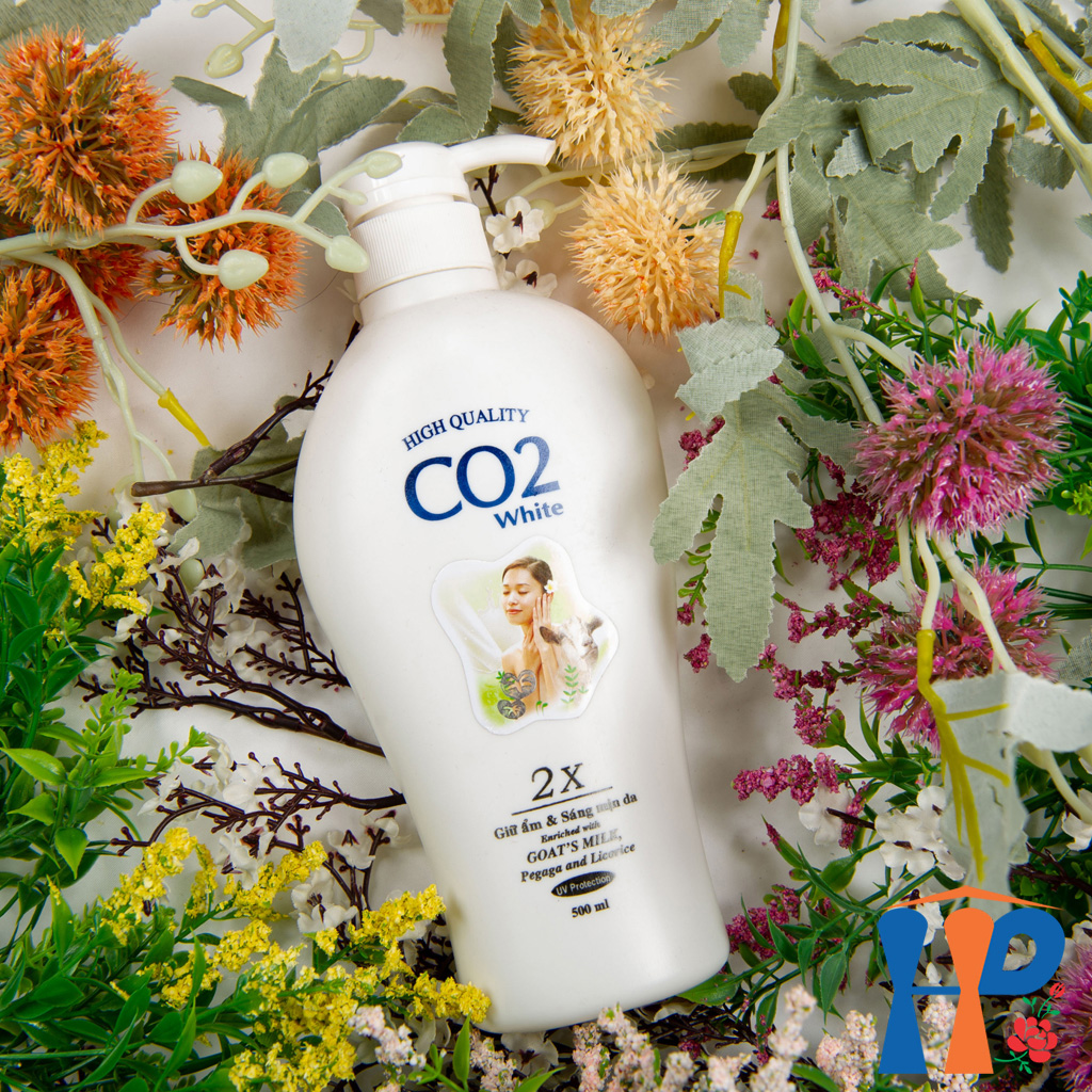 Sữa Tắm CO2 Hight Quality White 2X Enrich Goat Milk Shower Gel (Tinh chất sữa Dê, giữ ẩm, sáng da, lưu hương 2h)